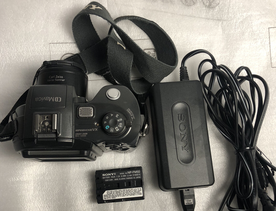 Sony Mavica MVC-CD500 5MP Digital Camera 3x Optical Zoom