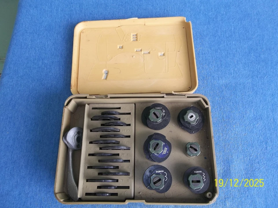 Vintage Necchi Sewing Machine Accessories Cams Attachment Feet Box Parts Genuine - Image 3 of 4