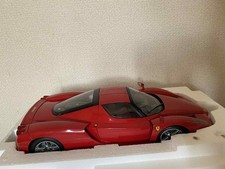 Kyosho Ferrari Enzo 1/12 Red Model Car with Accessories, Used