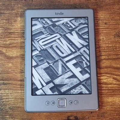 Amazon Kindle 4th Generation 2GB 6'' eBook Reader Model D01100 Graphite Tested