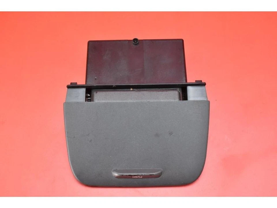 Cenicero VOLVO XC70 CROSS COUNTRY 9158408 1998 22102555 - Imagen 4 de 4