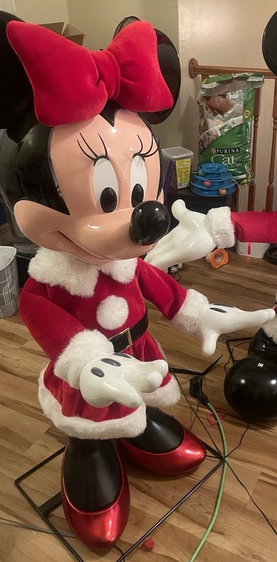Disney 4’ Animated Holiday Minnie Mouse Home Depot Christmas prop