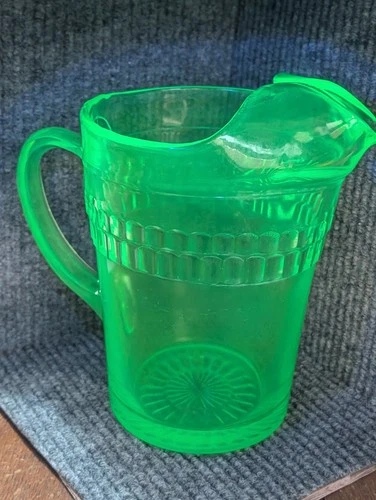 VTG 1930s Anchor Hocking Roulette Green Pitcher 65 oz Uranium Glass UV Glow
