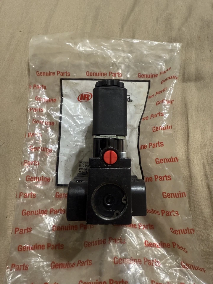 Ingersoll Rand Aro A912SD-024-A 4-Way Double Solenoid - 1/4in, 24V - Image 4 of 4