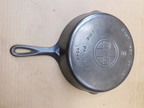 Griswold - No. 8 Cast Iron Skillet - Large Logo 704 P VERY CLEAN