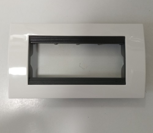 SERIE BTICINO LIVING CLASSIC SUPPORTO + PLACCA PRESA PULSANTE SCHUKO COMPATIBILE - Foto 12 di 34
