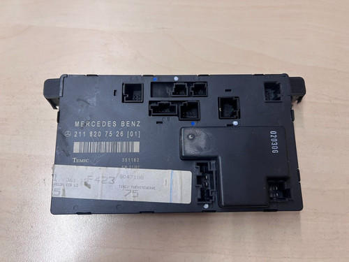 Tüsteuergerät vorne links Mercedes E-Klasse W211 TeileNr.: 2118207526