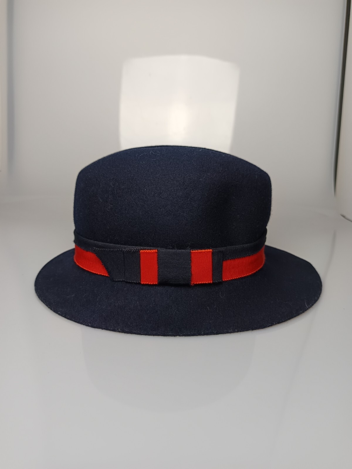 Stylish European Vintage Fedora Hat for a Classic Look-image