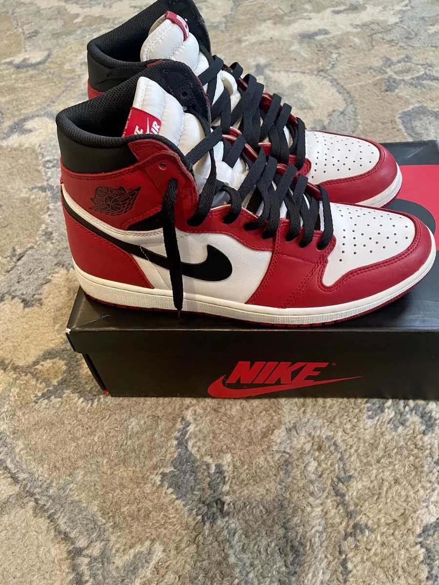 Nike Air Jordan 1 Retro High OG Chicago 2015 Pre-Owned Size 10 555088-101