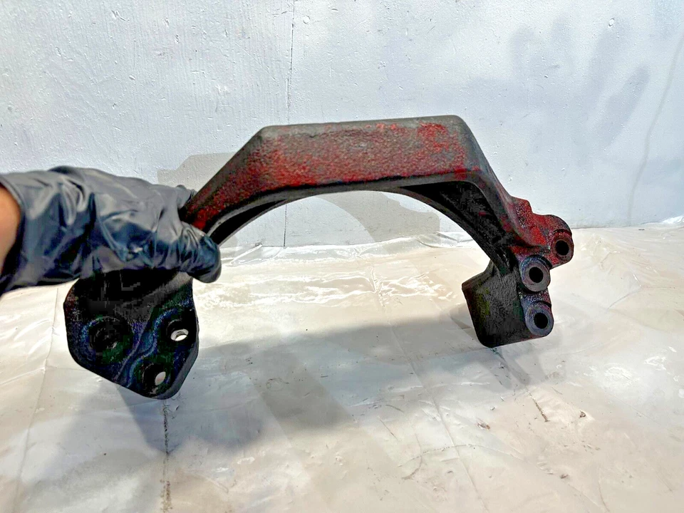 Soporte de montaje delantero motor diésel CUMMINS ISX15 3102884 OEM Foto 2 de 4