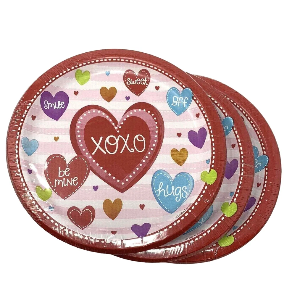 Platos y servilletas de papel de corazones de caramelo de fiesta de San Valentín - Sirve 24 Foto 3 de 4