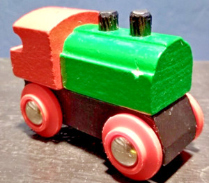 Brio Classic Wooden Railway Green Steam Train Tank Engine Made in Sweden Used