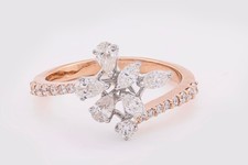 18kt gold ring with natural diamonds