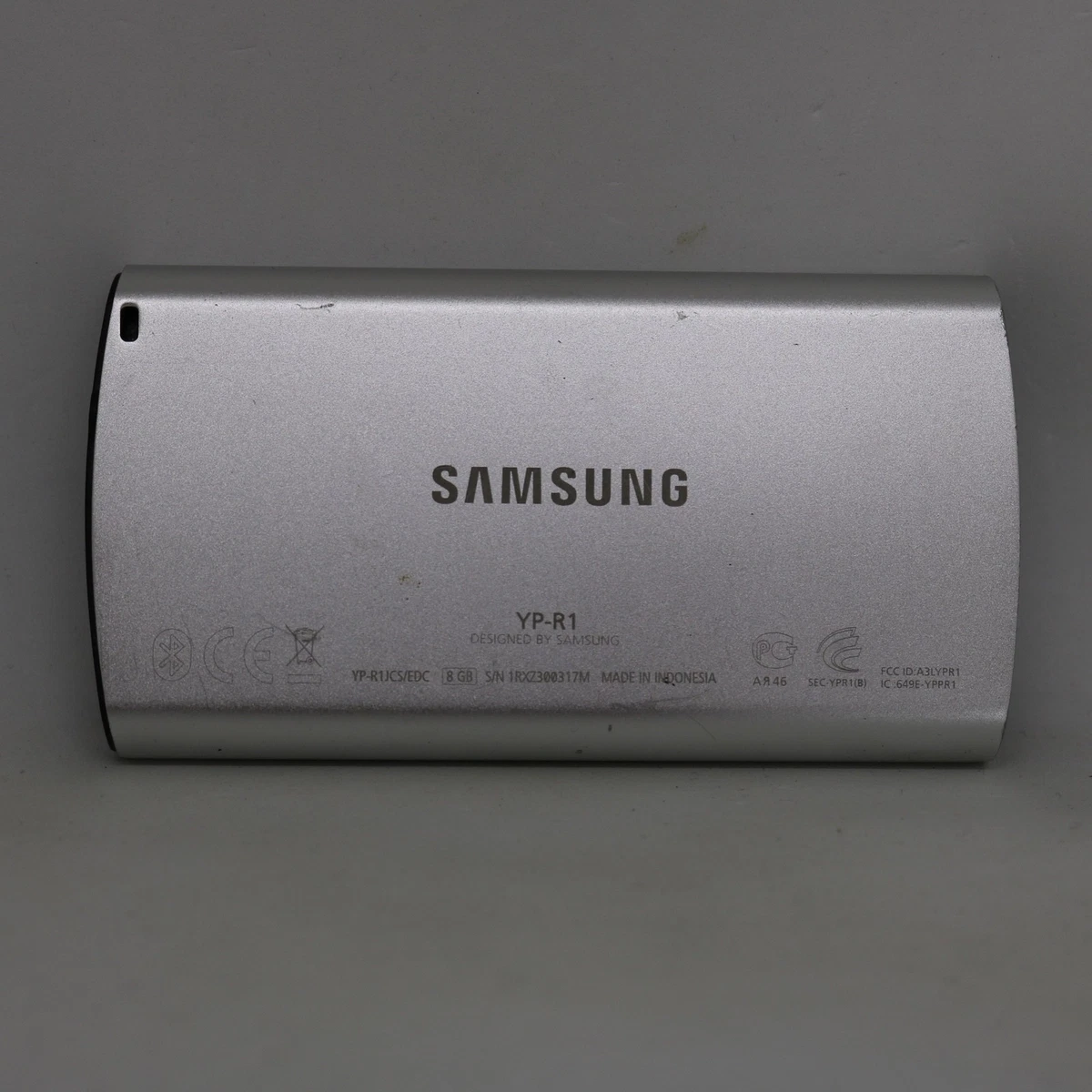 Samsung YP-R1 / MP4 / 8gb / Bluetooth / Digital Media Player / vom Händler