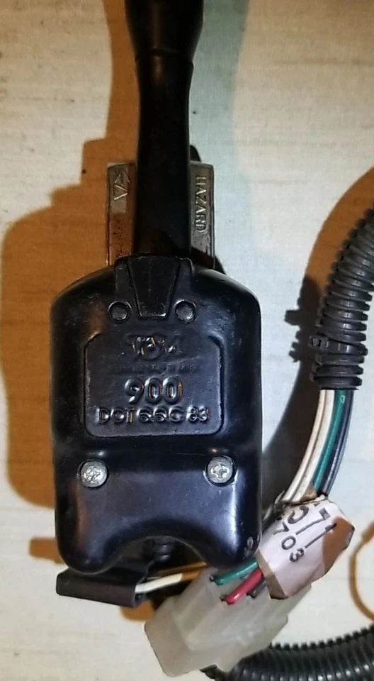 Interruptor de señal de giro Western Star 900 DOT QQC 83 Foto 2 de 4