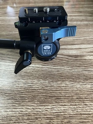 Sirui VA-5X Compact Fluid Video Head with Side-Loading Plate
