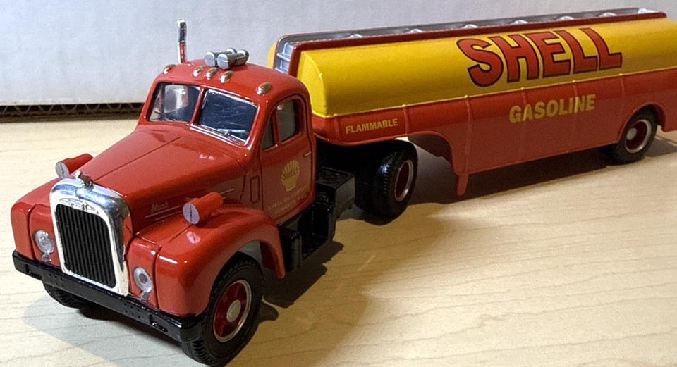 Corgi 53201 - Mack B Series Fruehauf Tanker Truck Shell - Red/Yellow 1:50 - Image 2 of 4