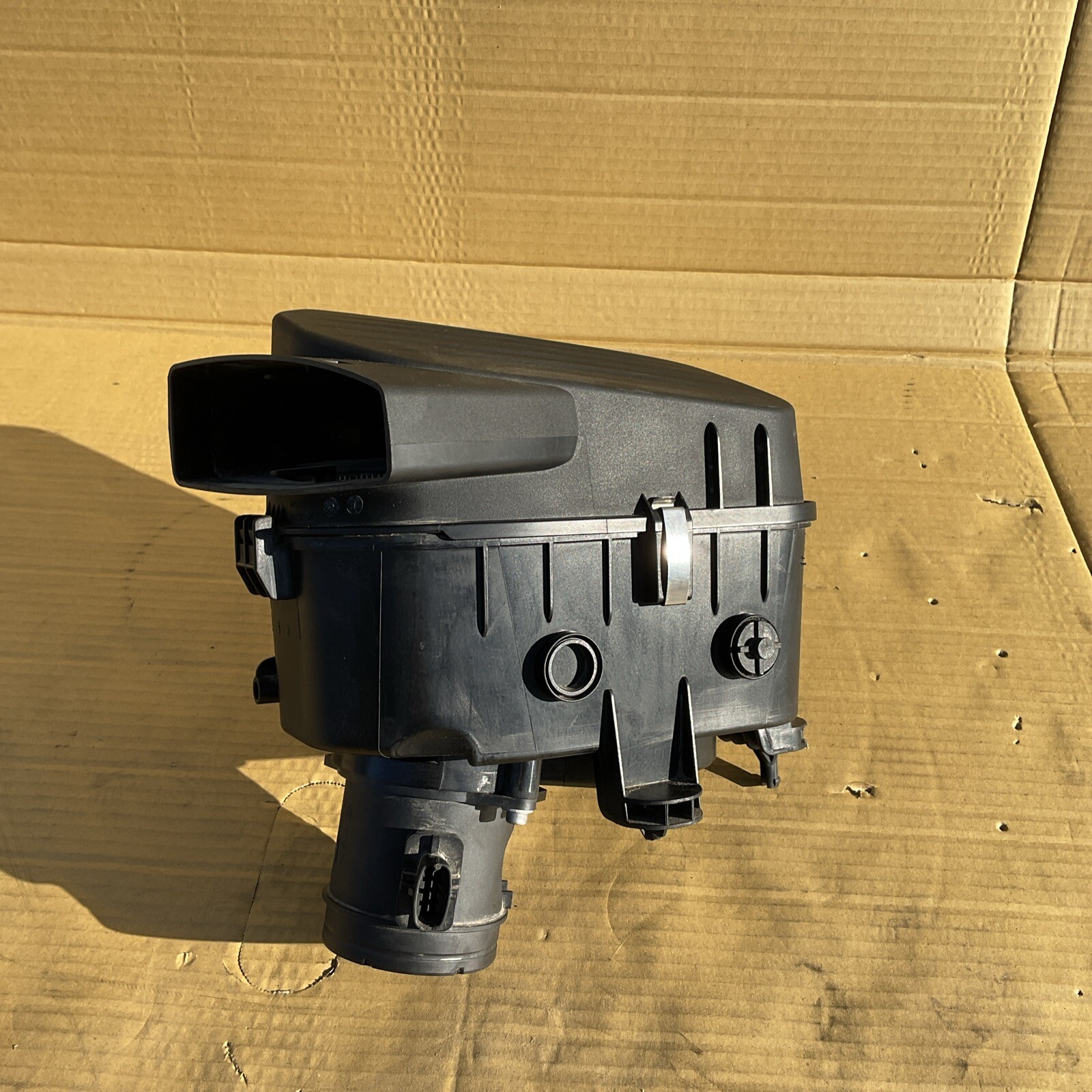 Maserati Ghibli 2014-2019 Left Air box top