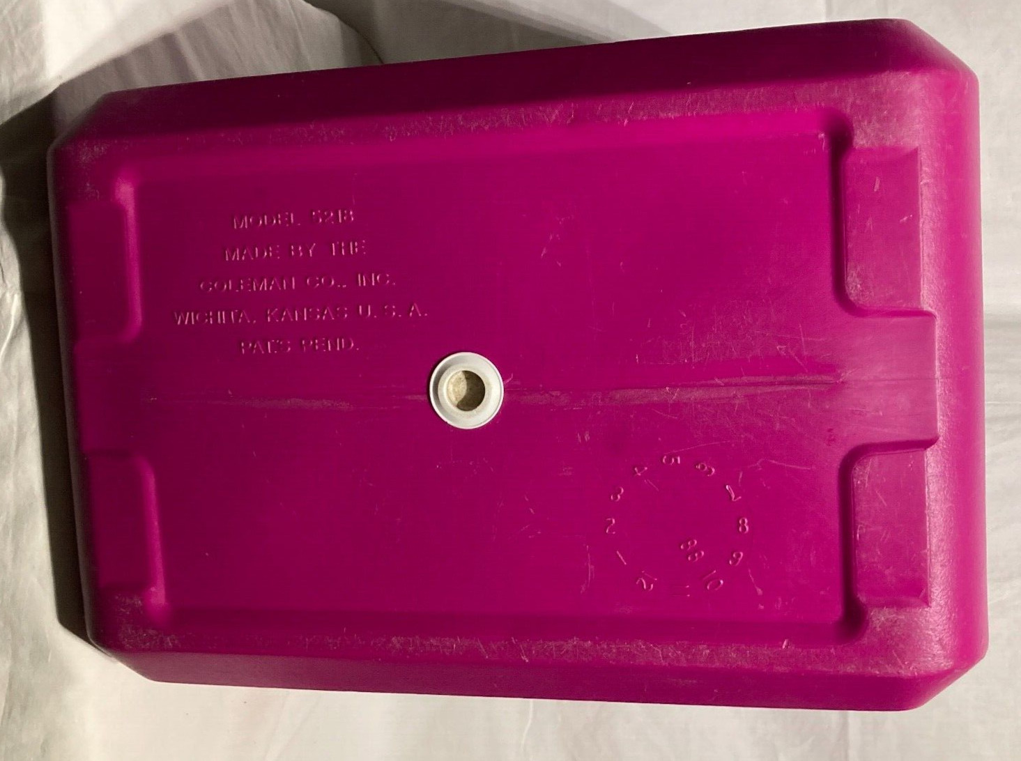 Vintage Coleman 18 Portable Hard Plastic Cooler 5218 Pink / White 18 qt USA