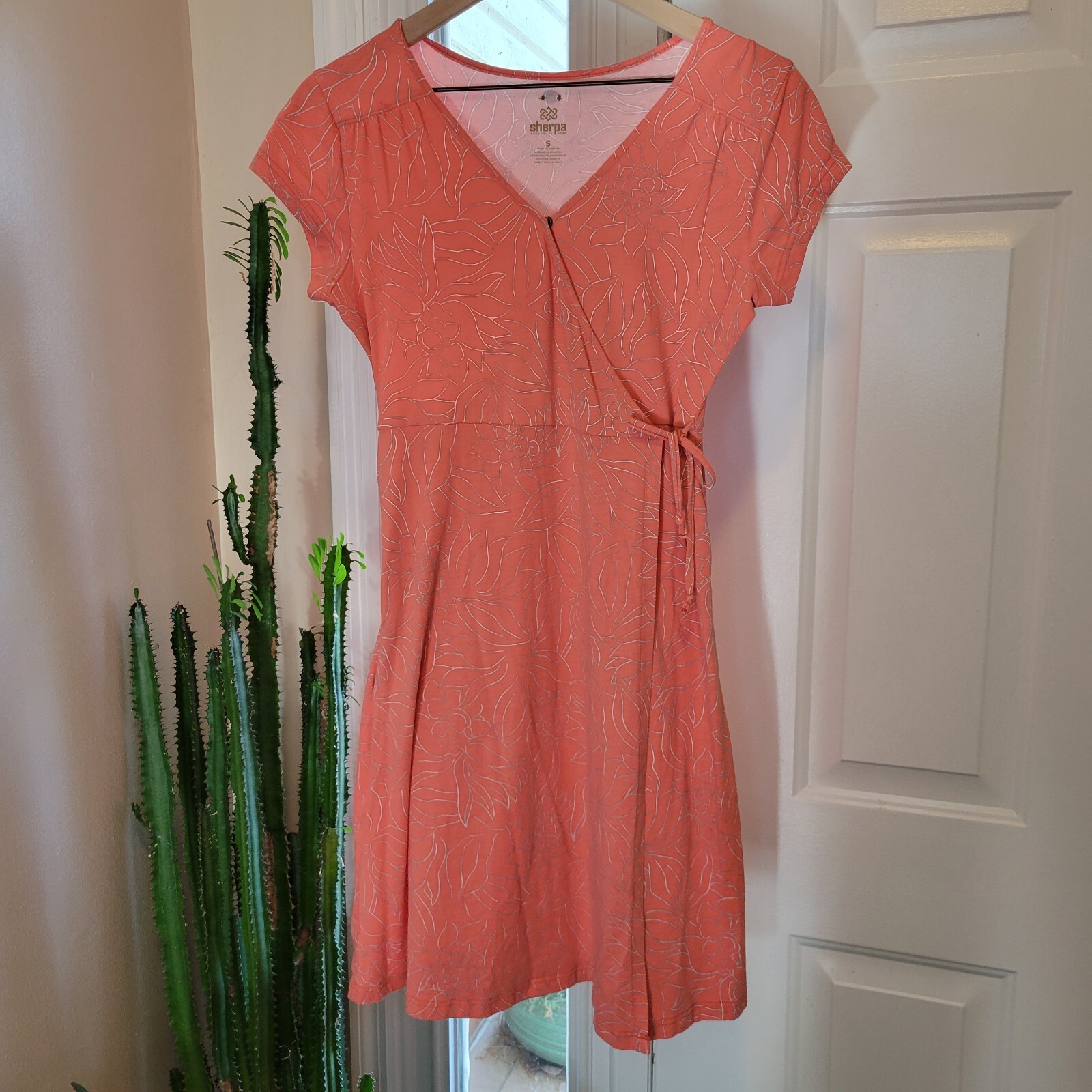 Sherpa Adventure Gear Padma Wrap Shortsleeve Pink Dress, Size S Stretchy Soft