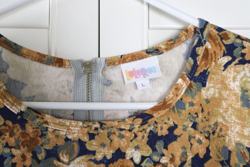 LULAROE Smooth Stretch Beige Floral Blue Pleated Amelia Dress Size Large - Picture 6 of 6