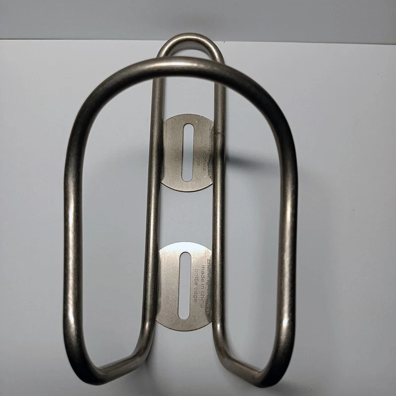 Ультралегкая клетка для бутылки с водой необработанного цвета с титановыми трубками и бесплатными болтами M5 Ti - Изображение 4 из 4