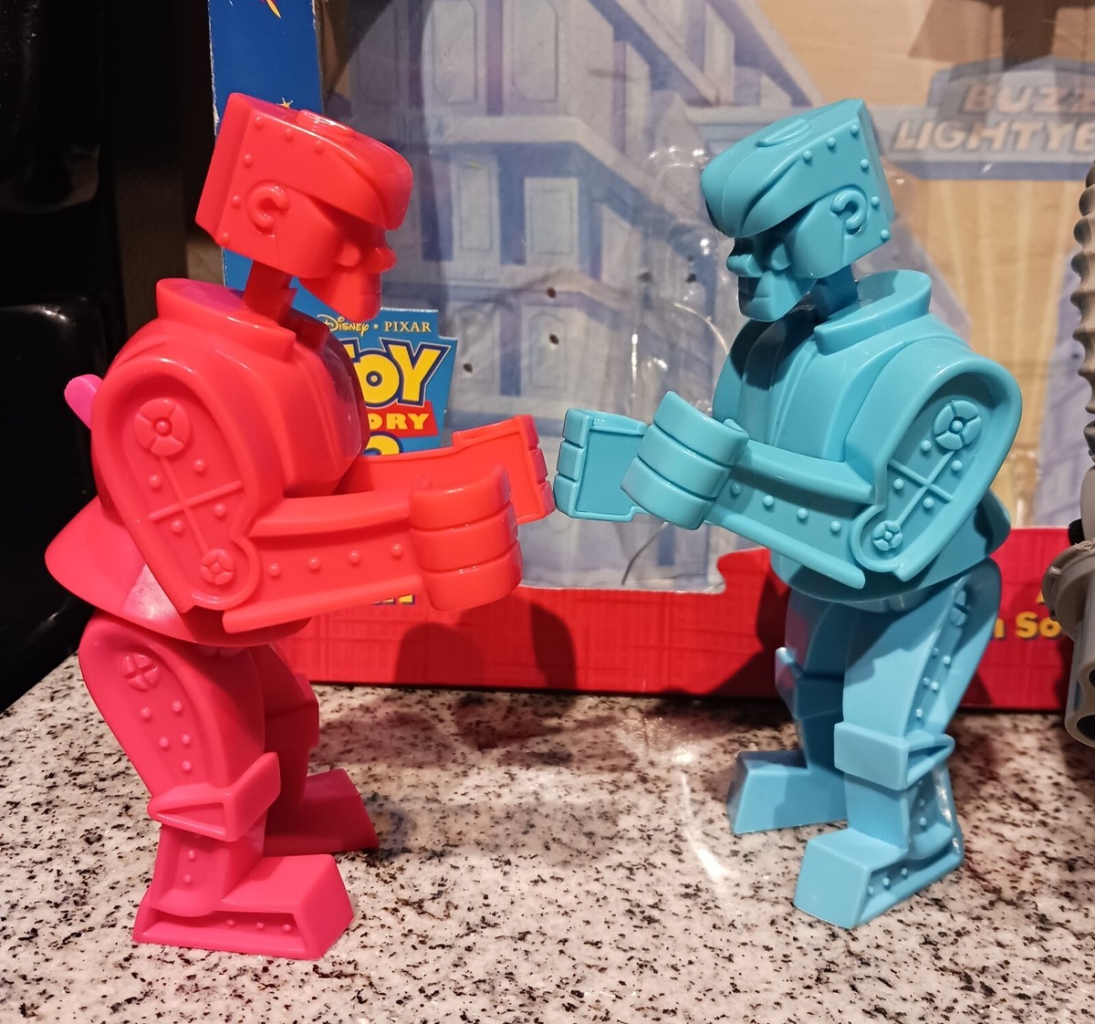 1999 TOY STORY 2 Al's Toy Barn Battle Set BUZZ Rock'em Sock