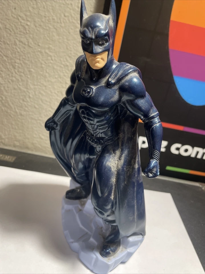 Vintage 1997 Think Way Toys Batman Coin Bank - Imagem 4 de 4