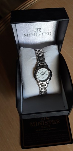 Reloj Minister de mujer/con fecha/stainless steel/10ATM/Water Resistent/Quartz.