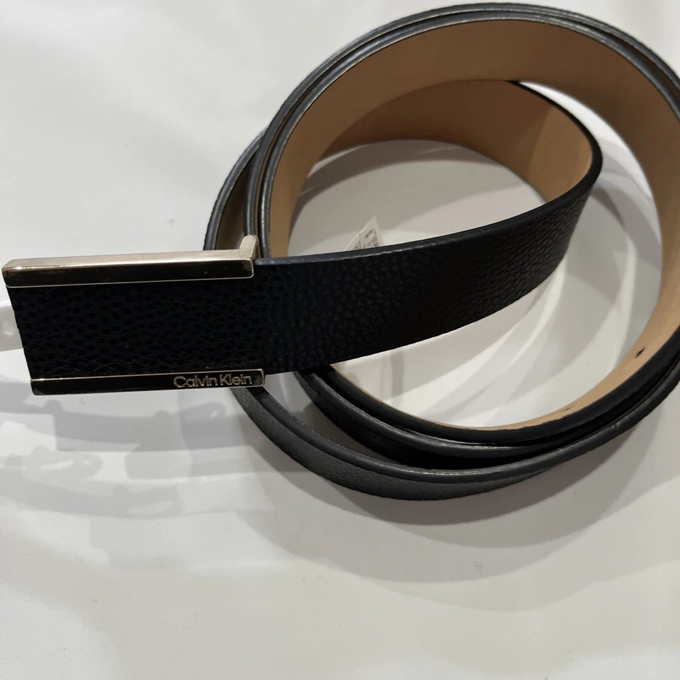 Cinturón deslizable moderno con logotipo grabado Calvin Klein para mujer - talla 3X - cuero negro Foto 4 de 4