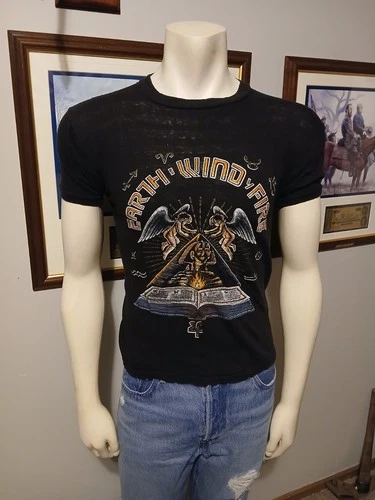 70’s Band Tee: Earth Wind & Fire Concert T-Shirt I A 1970s vintage concert t-shirt, vintage, size XS, single stitch, B+ condition