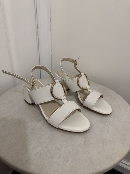 Innovare white leather wedge sandals Size 36