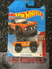 FORD BRONCO ORANGE Hot wheels 1:64 **COMBINE POSTAGE**