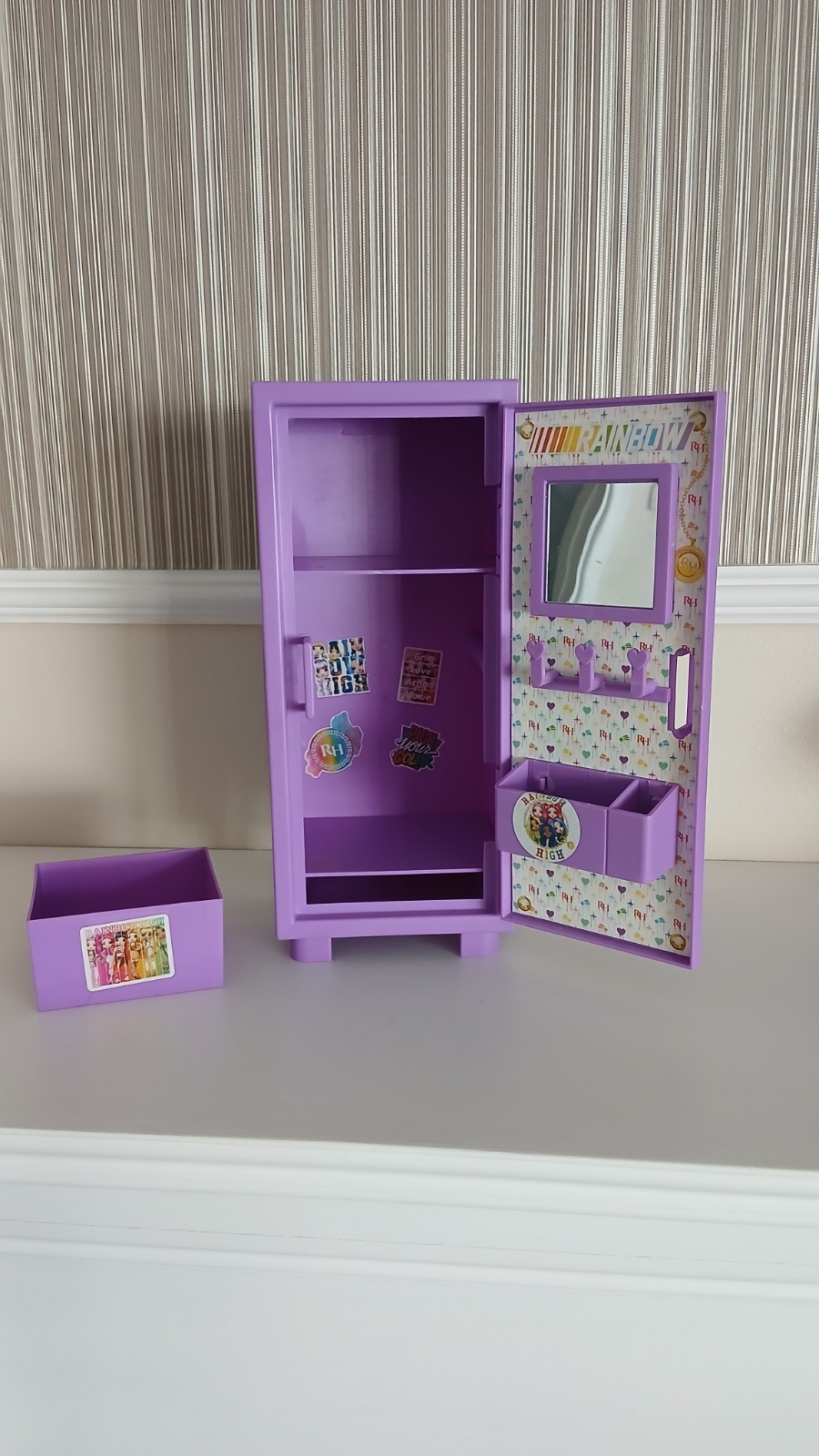 Rainbow High Locker