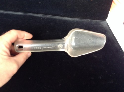 NSF Rubbermaid Ice Scoop #2882 