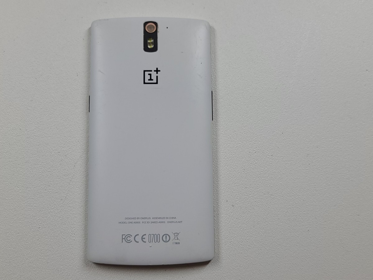 OnePlus One (Cyanogen) (A0001) 16GB - White (GSM Unlocked
