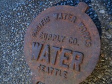 ANCIEN CAPUCHON D'EAU PACIFIC WATER WORKS SUPPLY CO. SEATTLE 1924 SUPPORT D'USINE