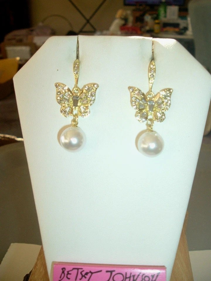 GOLD Crystal BUTTERFLY Dangling WHITE PEARLS Betsey Johnson Pierced EARRINGS-NWT - Image 3 of 4