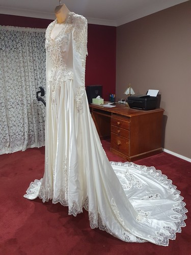vintage ivory bead & lace long sleeve wedding dress gown size 8 PICK UP ONLY SA - Picture 12 of 24