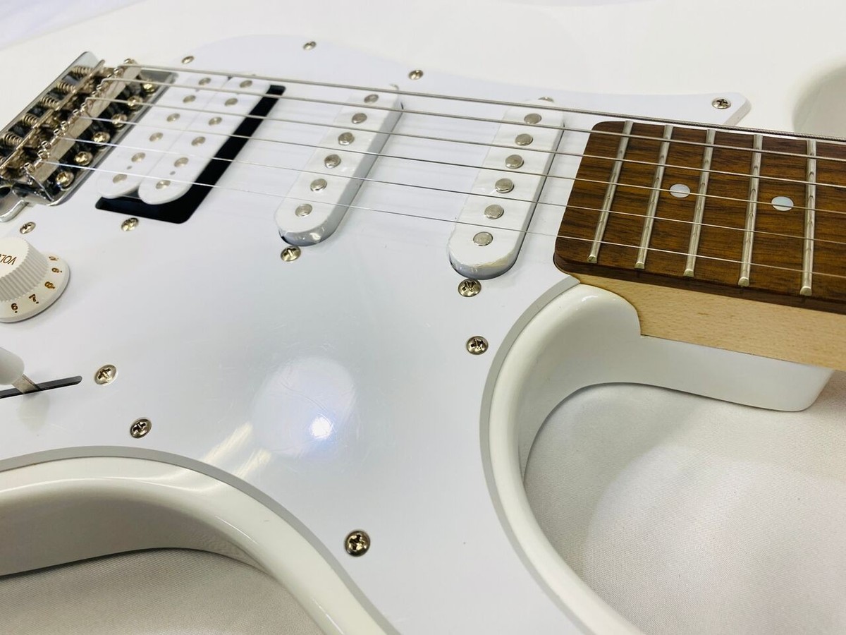 YAMAHA PACIFICA PAC012 Yamaha Pacifica Electric Guitar White SSH
