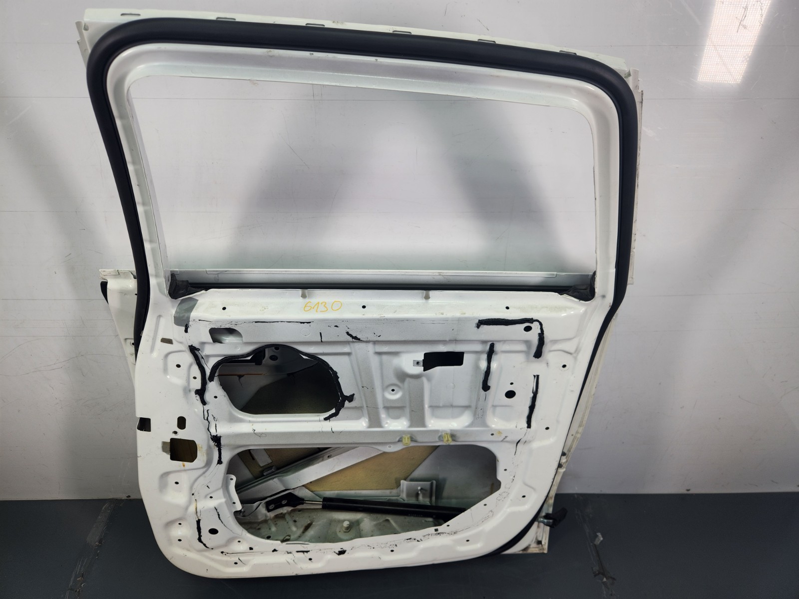 ✅ 10-14 OEM Rolls-Royce Ghost RR4 Rear Right Passenger Door Shell Panel White*