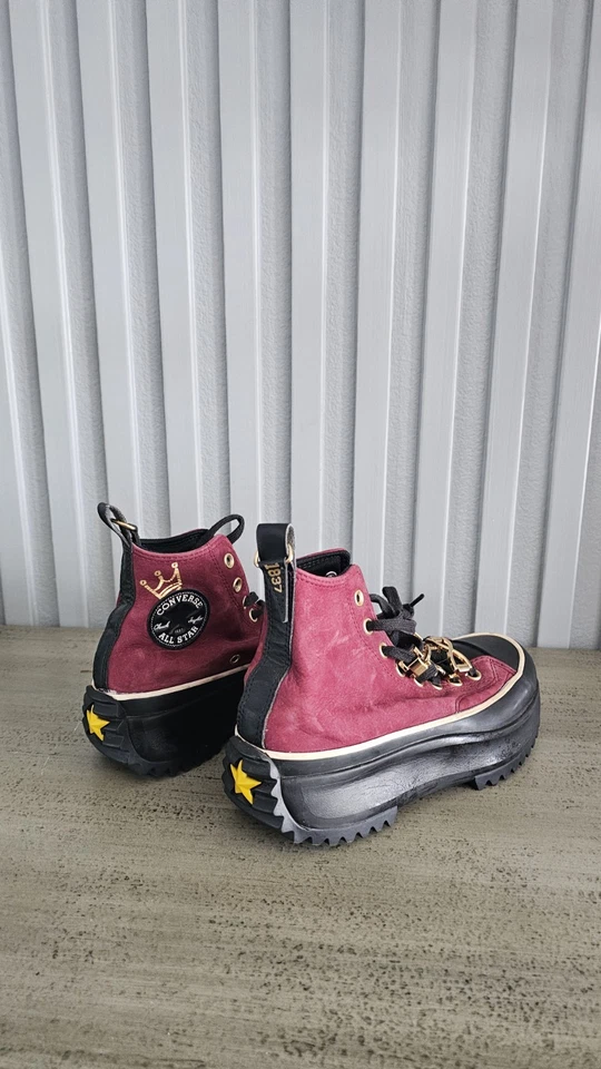 Zapatillas Converse All Star Borgoña Plataforma con Detalle de Cadena Dorada, Talla 8.5 Foto 4 de 4