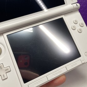 Nintendo 3DS XL Yoshi Edition Lime Green & White 4GB Handheld System Console