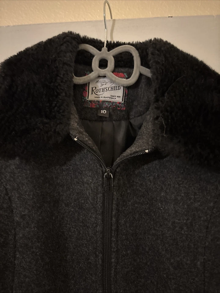 Children’s ROTHSCHILD-charcoal gray 100% wool w/lining zippered coat - Size 10 - Image 2 of 4