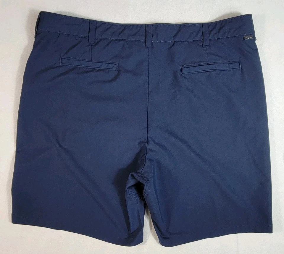 Pantalones Cortos Chinos Lee Golf Series Calce Regular Para Hombre Talla XXL Azul Marino Foto 2 de 4