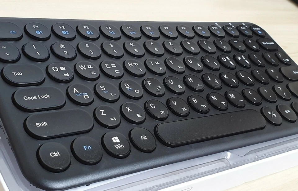 inote Korean English Bluetooth Slim Keyboard Wireless Compact Mini (Black) - Image 3 of 4