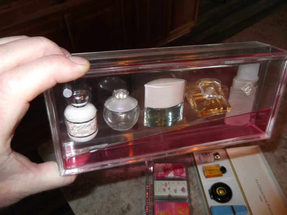 Lote Perfume Vintage Flor Por Kenzo Paris PretigeEscada Edición Coleccionista Foto 3 de 4