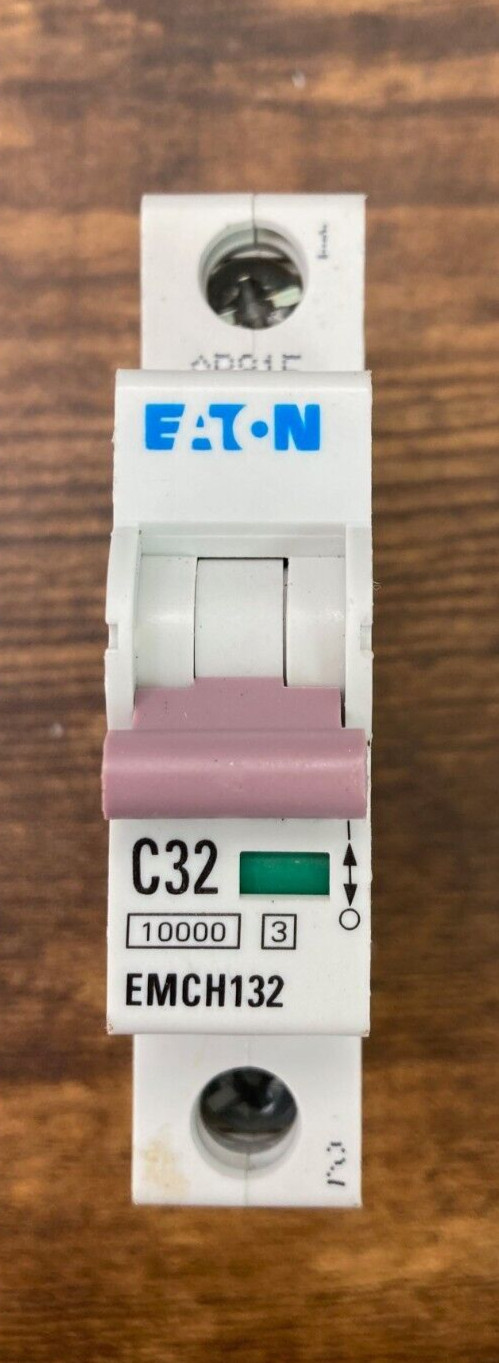 EATON 32 AMP CURVE C 10kA MCB CIRCUIT BREAKER EMCH132