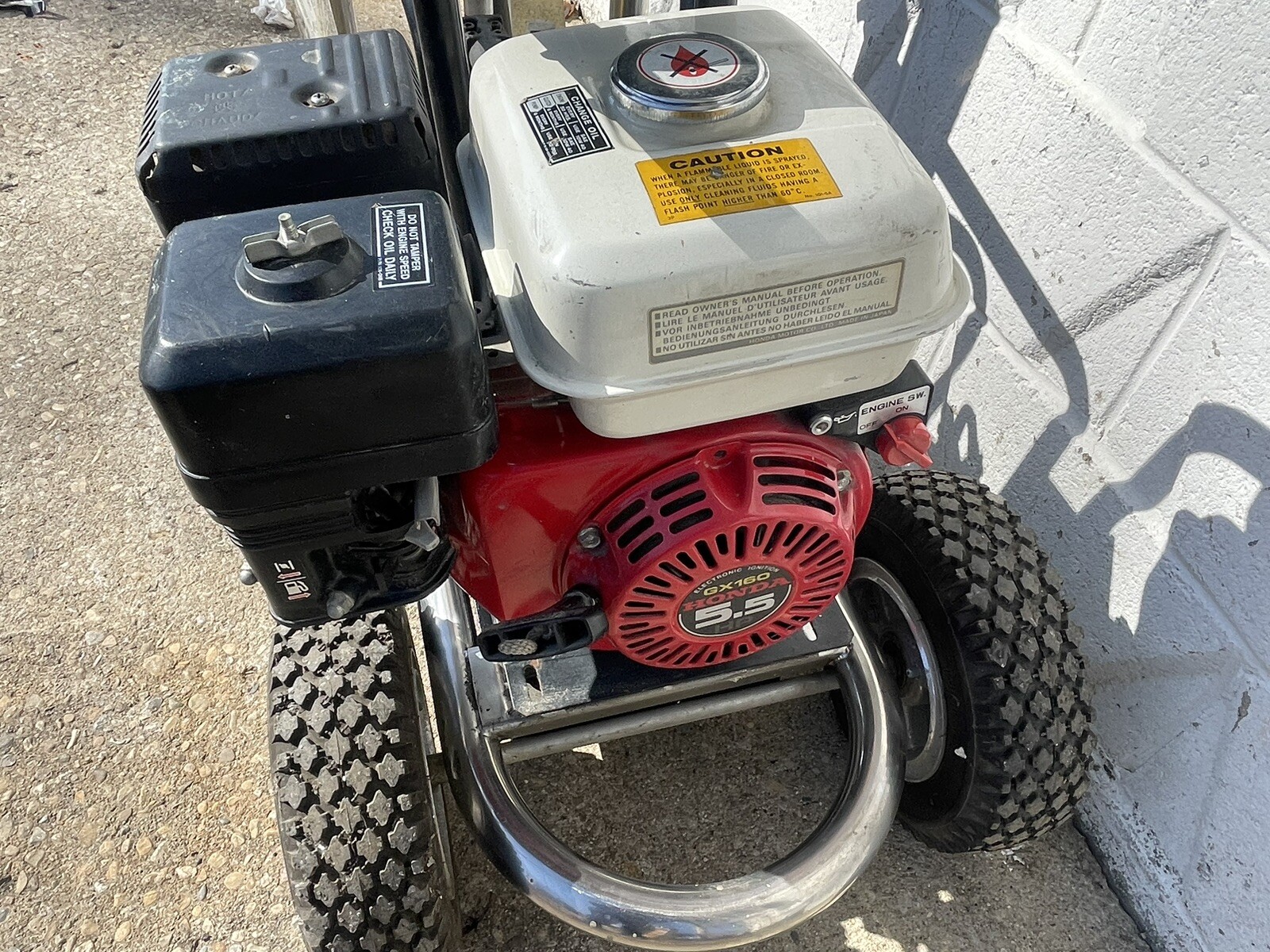 Graco/airlessco 6100 Paint Sprayer Pump 5.5hp. Needs Work Used Once