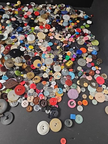 Unique Vintage Button Lot in Various Materials and Sizes Antique Crafts Art - Picture 4 of 5